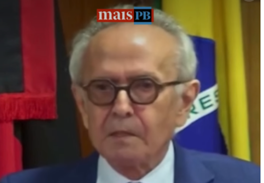 Em tom de despedida, Cícero chora, cita total confiança em Leo, e critica governo João